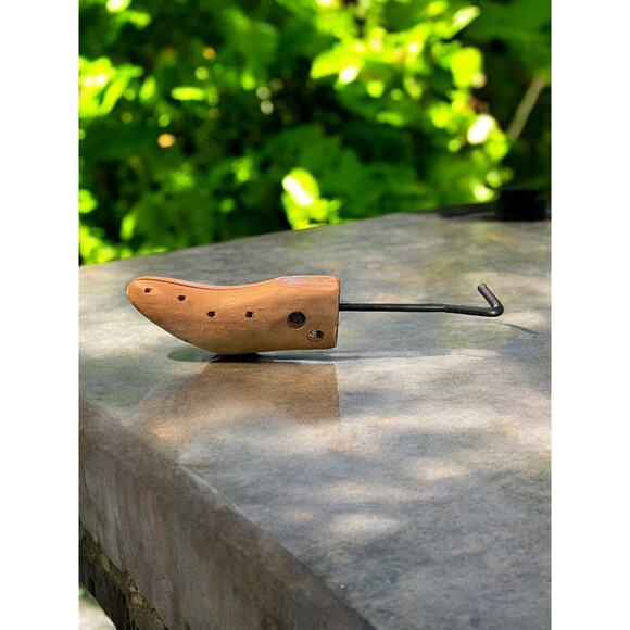 Vintage Wooden Shoe Stretcher-Mold-Ladies Large Size 8-11-Iron Handle-Rustic - Picture 3 of 5